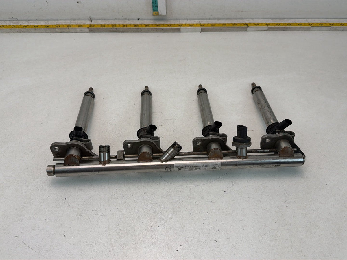 2012-2018 Mercedes-Benz S-Class W221 Right Fuel Rail Injectors A2780780645 OEM