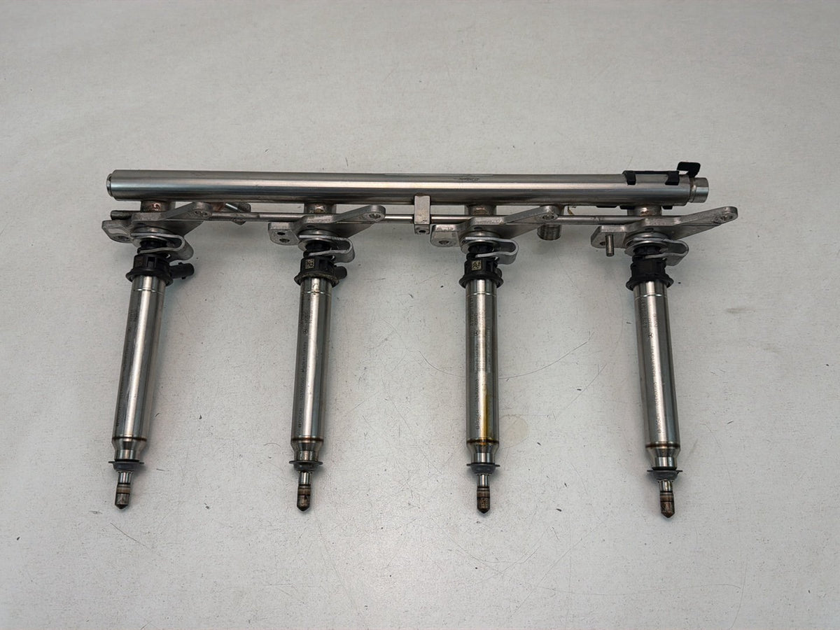 2011-2013 Mercedes-Benz S-Class W221 Left Fuel Rail Line Injectors A2780780845 OEM