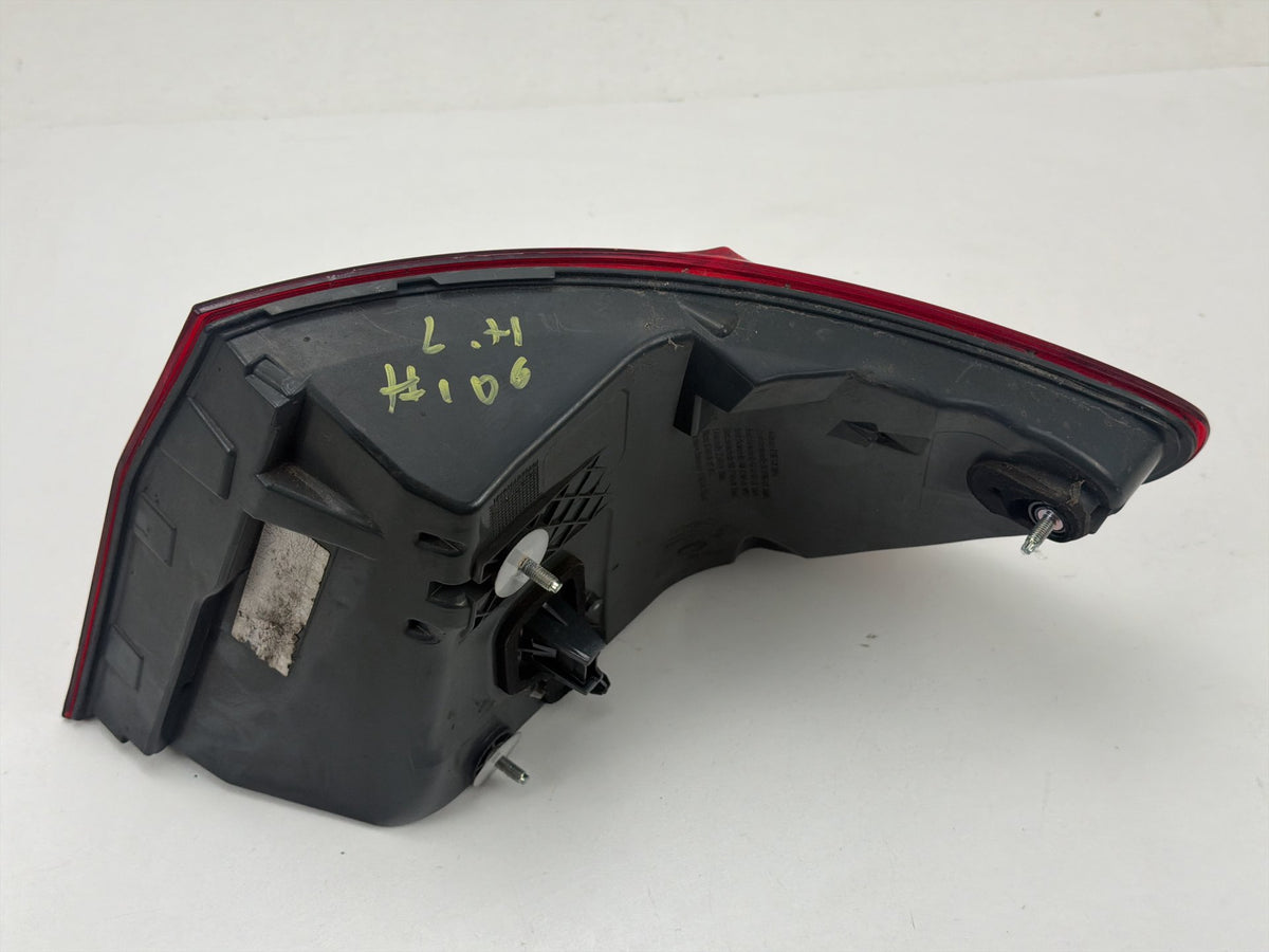 2011-2013 BMW 550i xDrive Rear Left Driver Side Outer Tail Light 173462-01 OEM
