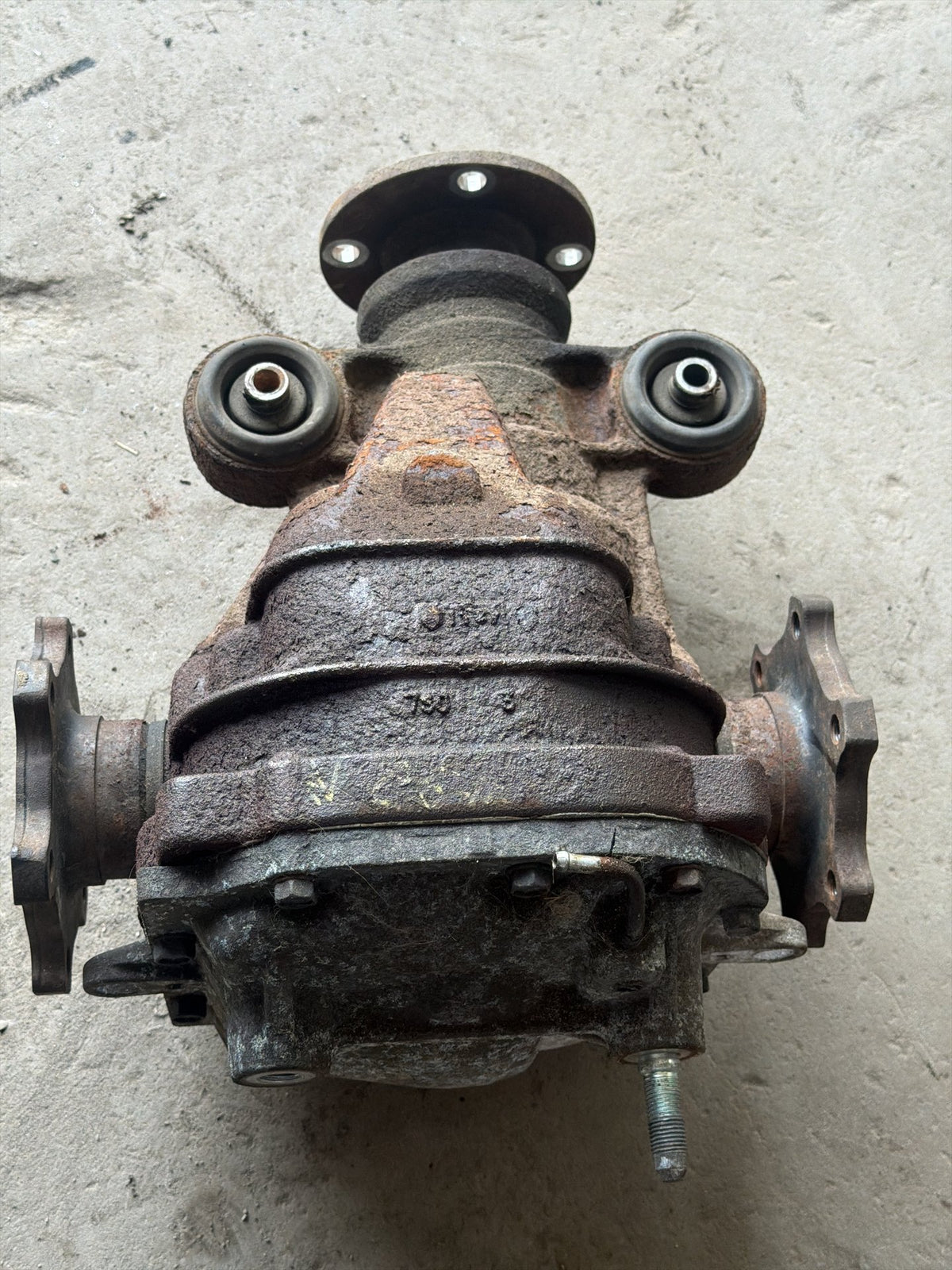 2011-2017 Infiniti QX56 5.6L Rear Axle Differential Carrier Assembly OEM