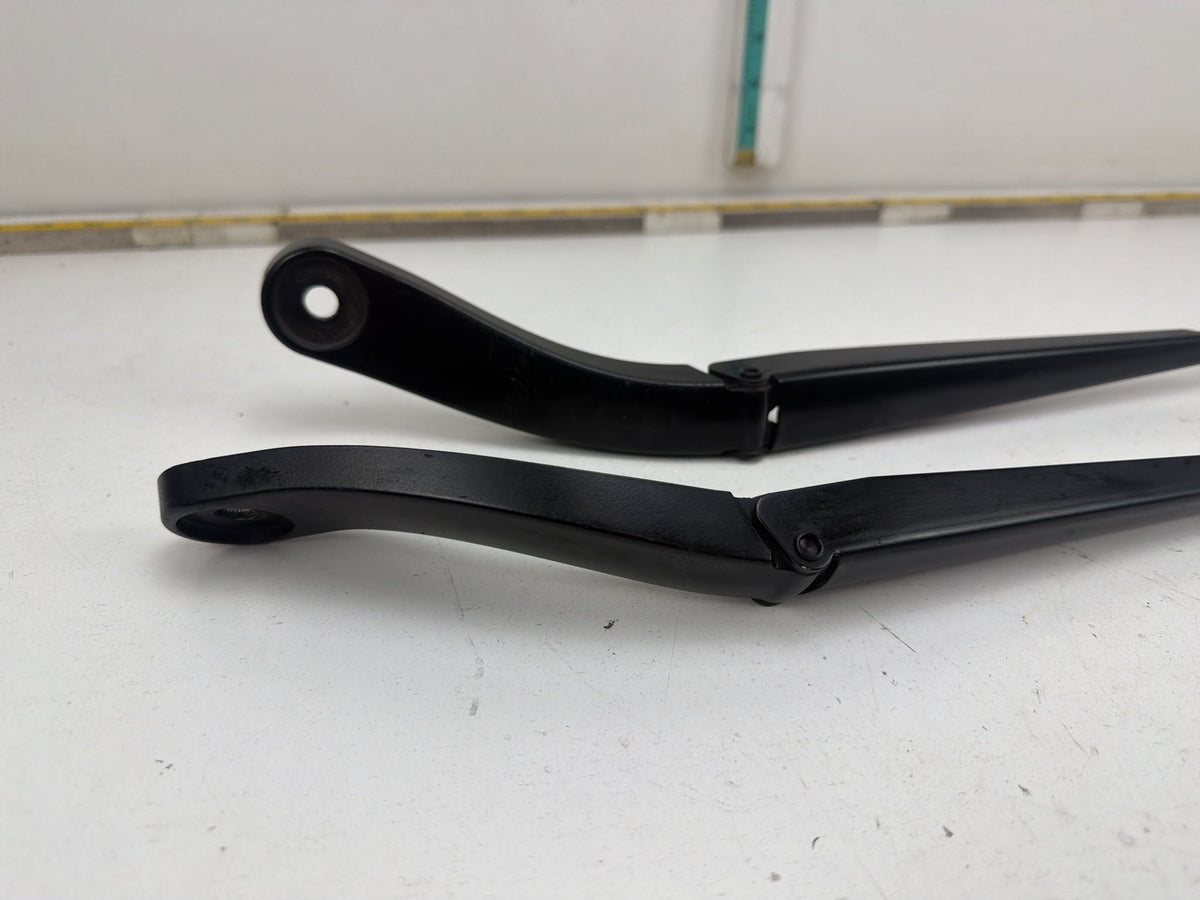 2013-2018 Ford C-Max-Front Left & Right Windshield Wiper Arms DM51-17B589-AA OEM