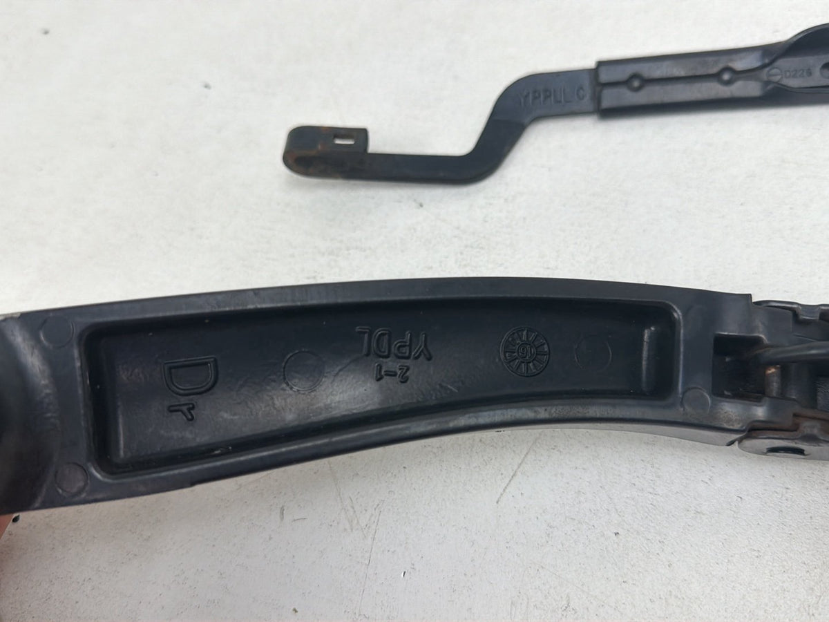 2015-2021 Kia Sedona Front Left & Right Windshield Wiper Arm Pair 98311A9000 OEM