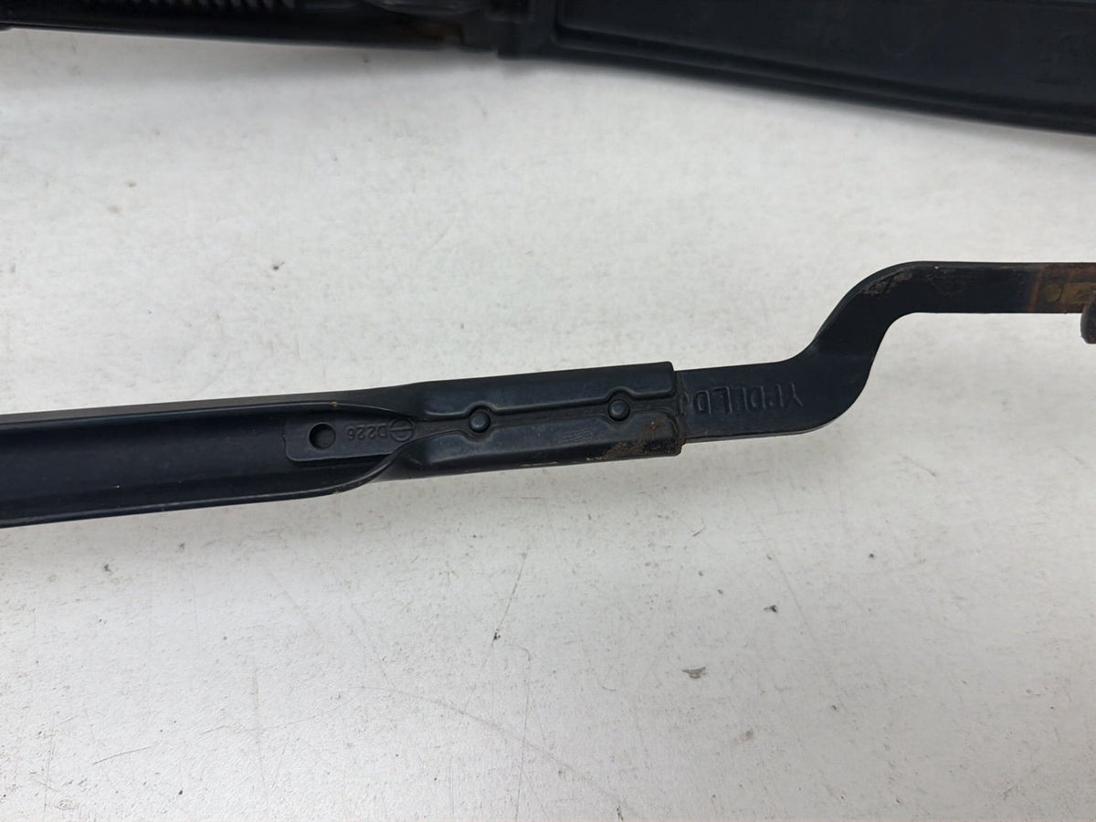 2015-2021 Kia Sedona Front Left & Right Windshield Wiper Arm Pair 98311A9000 OEM