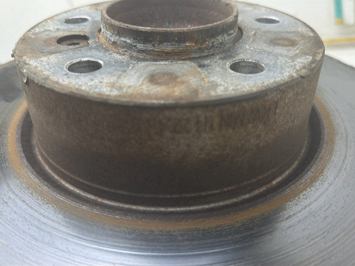 2012-2015 BMW X1 E84 Right Front Spindle Knuckle Hub 31216788700 OEM