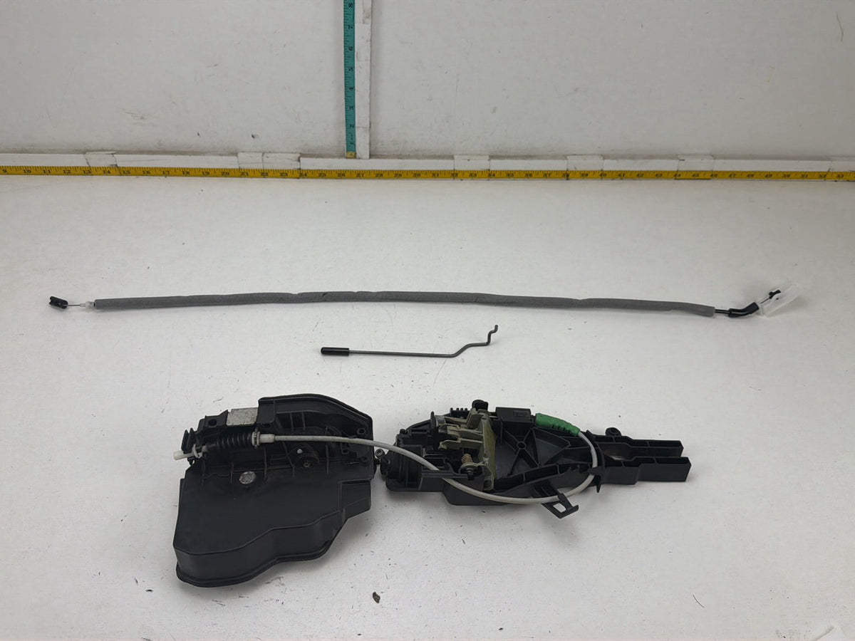 2006-2011 BMW 328i Right Front Door Lock Actuator & Handle Bracket 7202146 OEM