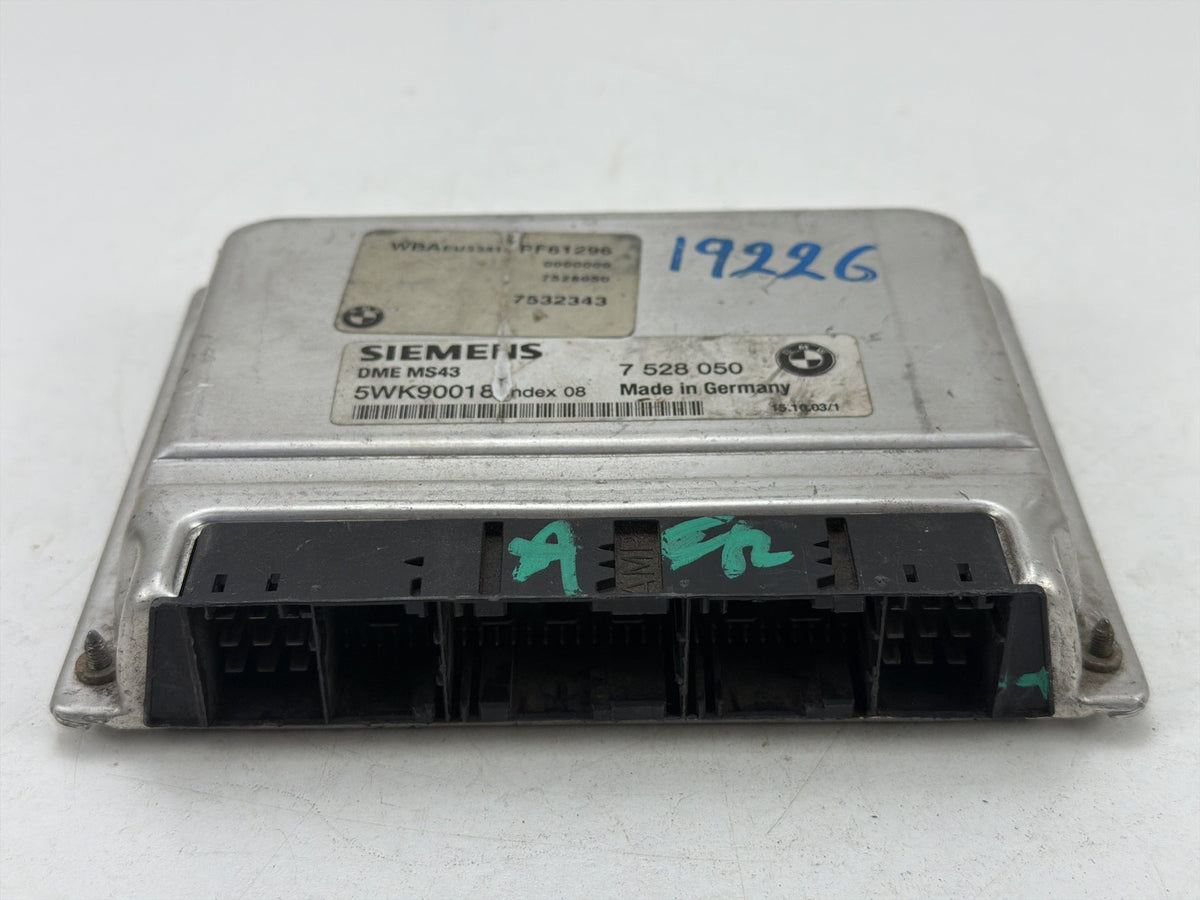 2001-2005 BMW 325i Engine Computer Control Module 7 528 050 OEM