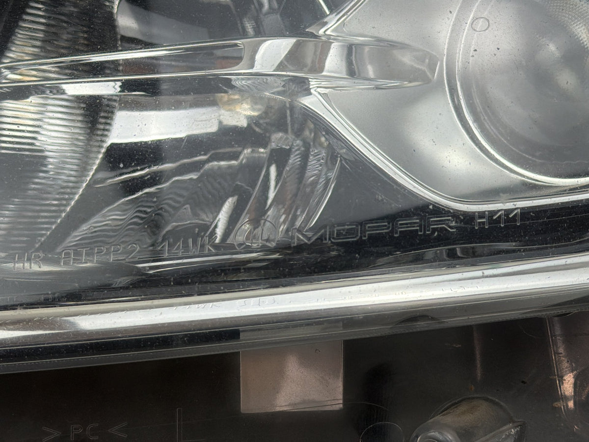 2014-2021 Jeep Grand Cherokee Front Left Driver Side Headlight M167510 OEM