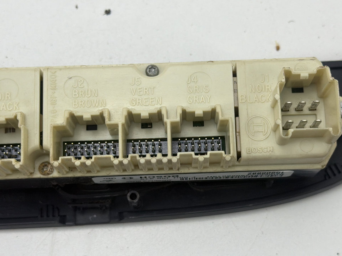 2007-2014 GMC DENALI GMT900 Front Right Side Power Window Switch 15906882 OEM