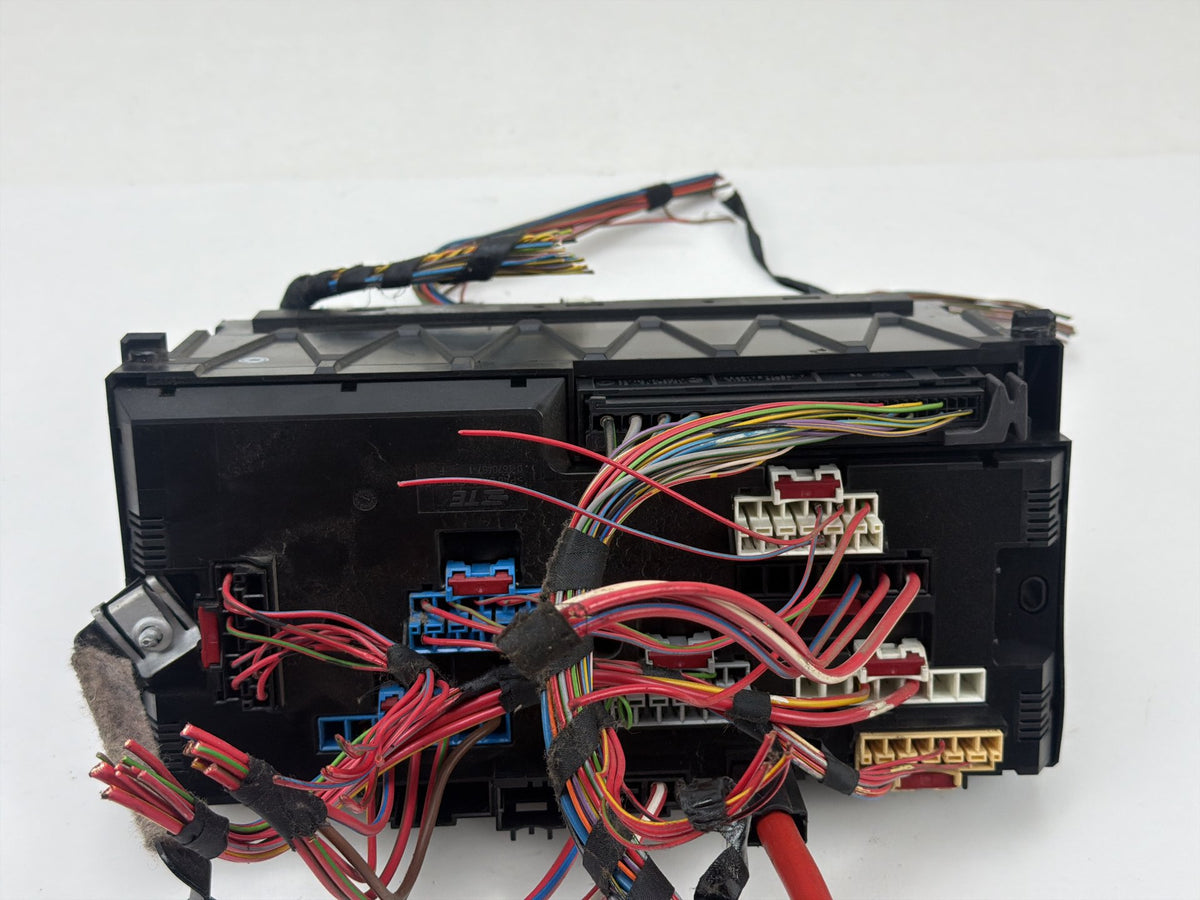 2011-2016 BMW 535I 528I 535I XDrive 5 Series Front Power Distribution Box OEM
