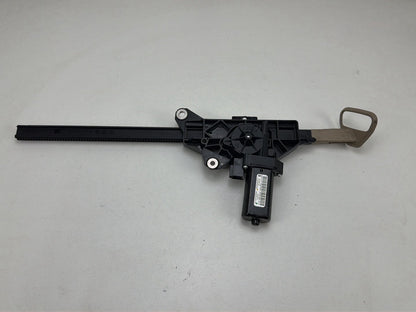 2010-2014 Mercedes-Benz E-Class-Rear Left Seat Belt Feeder Motor A2078600282 OEM