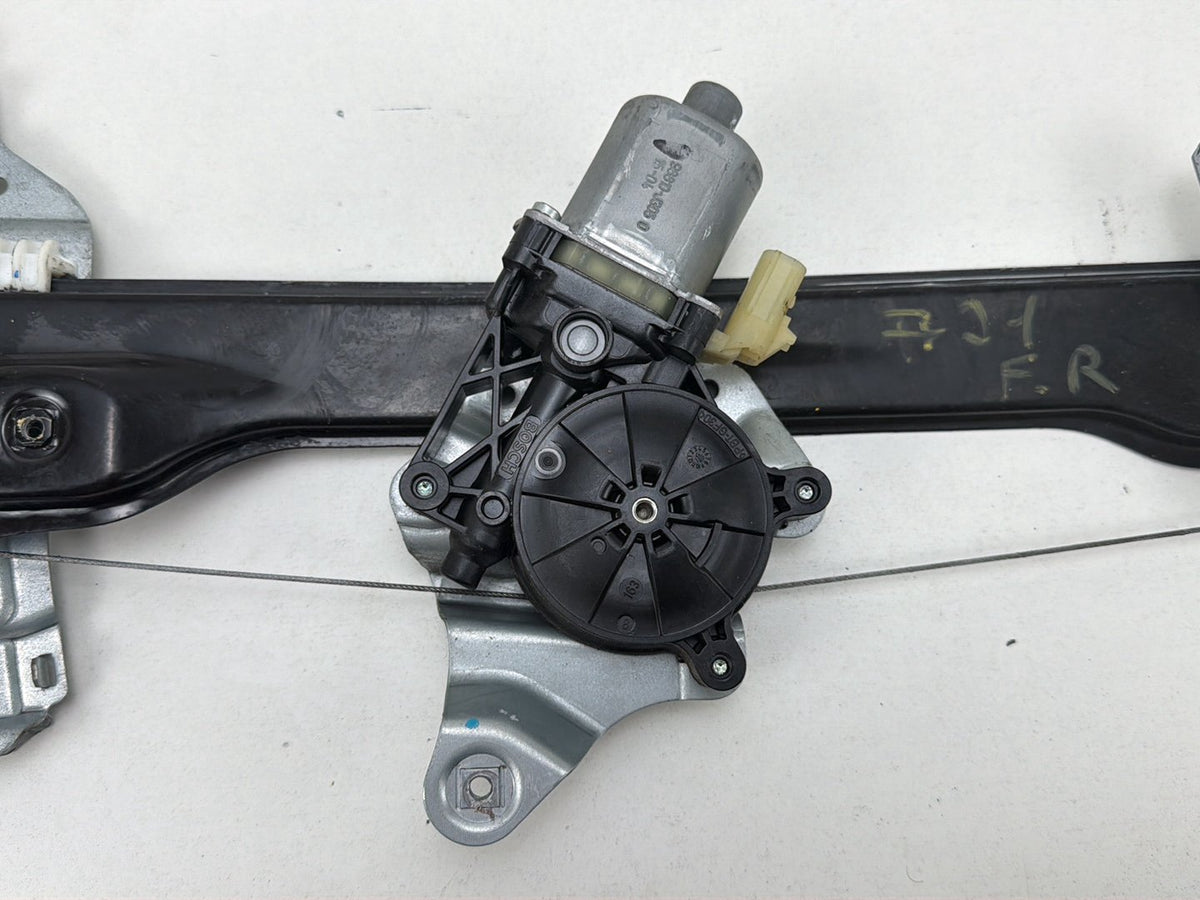 2012-2020 Chevrolet Sonic RS Front Right Side Power Window Regulator Motor OEM
