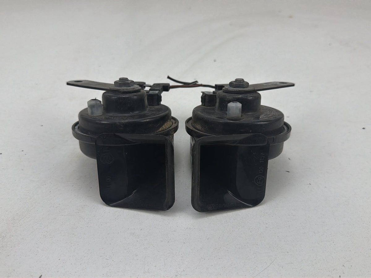 2010-2013 Mercedes-Benz E-Class Coupe High and Low Tone Horn Signal Set OEM
