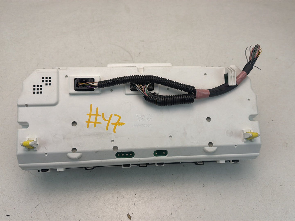 2015-2017 Toyota Sienna Speedometer Instrument Cluster 90K Miles 83800-08670 OEM