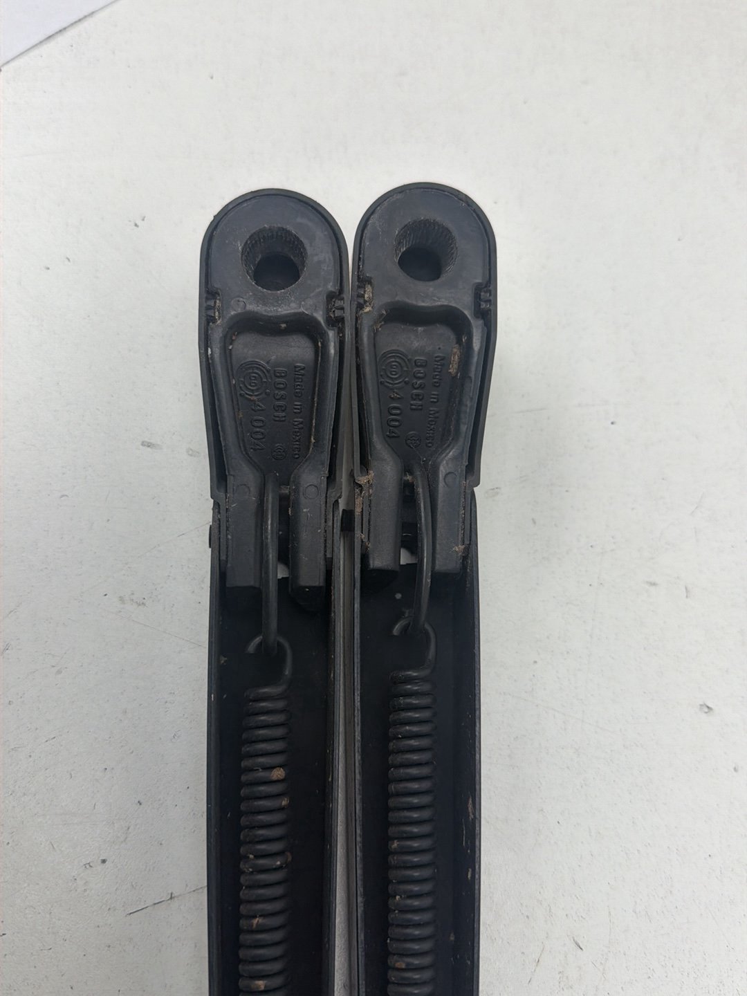 2003-2006 Lincoln Navigator U228-Right&Left Windshield Wiper Arms 2L14 17526 OEM