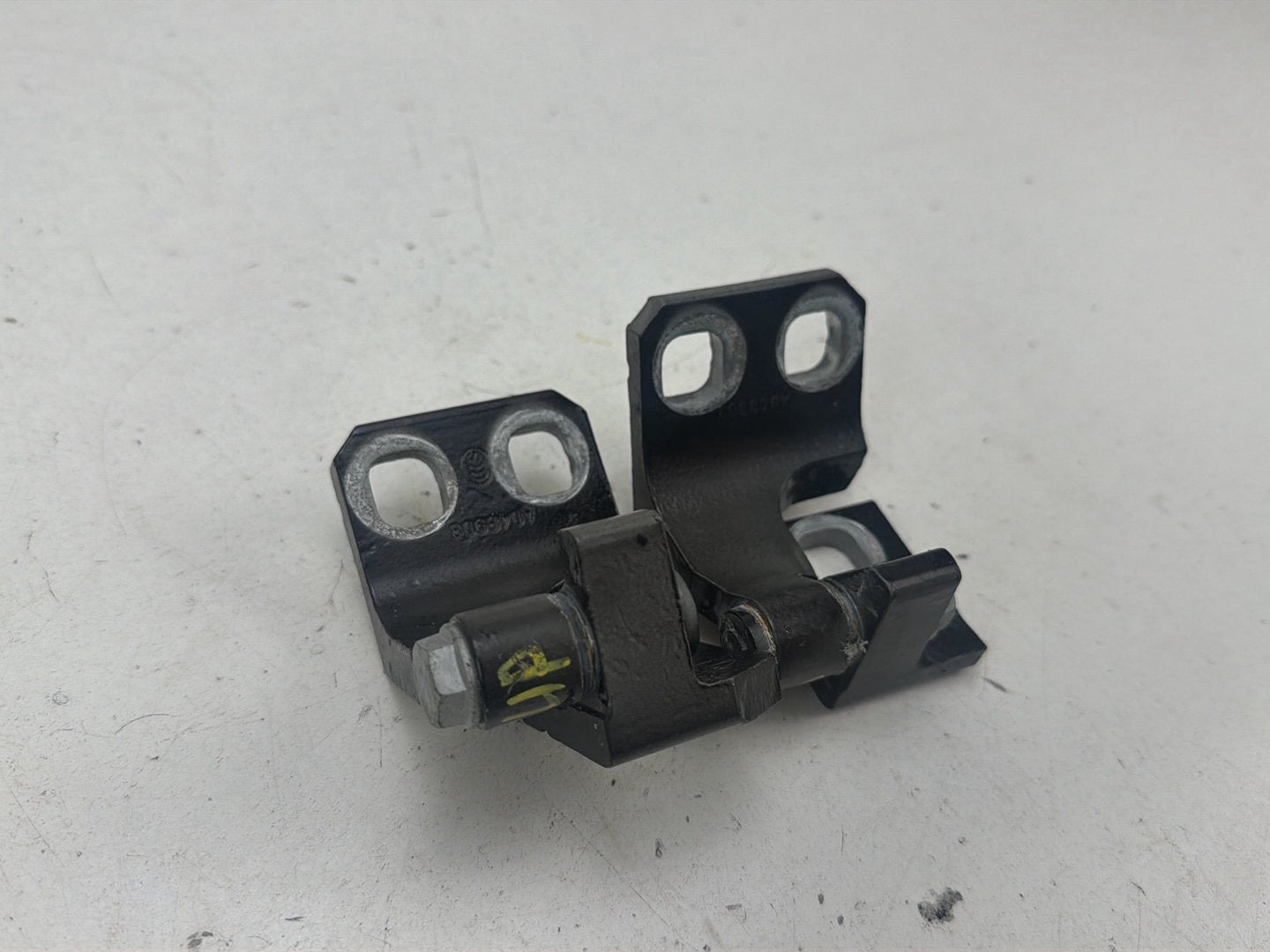 2014-2017 Maserati Ghibli III M157 Front Right Upper-Lower Door Hinge Pair OEM
