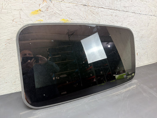 2011-2018 Volvo S60 Upper Sunroof Sun Roof Moon Roof Window Glass 31352066 OEM