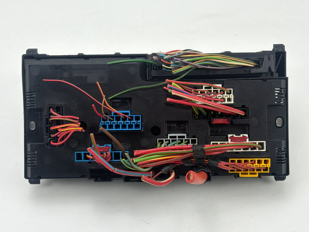 2011-2016 BMW 550i xDrive Front Dash Fuse Relay Box Block 61149252815 OEM