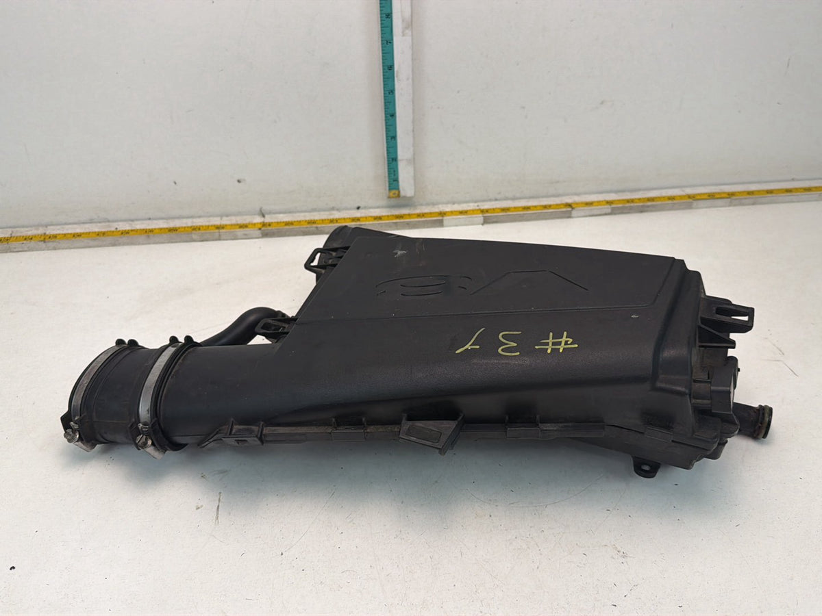 2012-2017 Mercedes-Benz S-Class Right Air Intake Cleaner Filter Box Housing OEM
