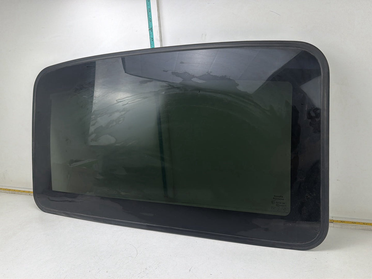 2017-2020 Toyota Sienna Front Overhead Moonroof Sunroof Glass 43R-001390 OEM