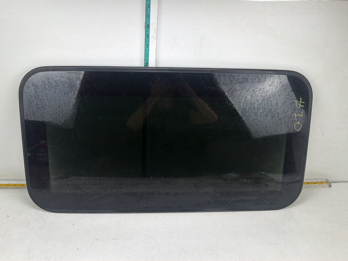 2008-2013 Infiniti G37 Sunroof Moon Roof Window Glass 43R-000359 OEM