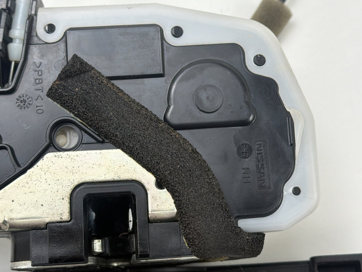 2011-2013 Infiniti QX56 Front Right Side Door Handle Bracket Lock Latch OEM