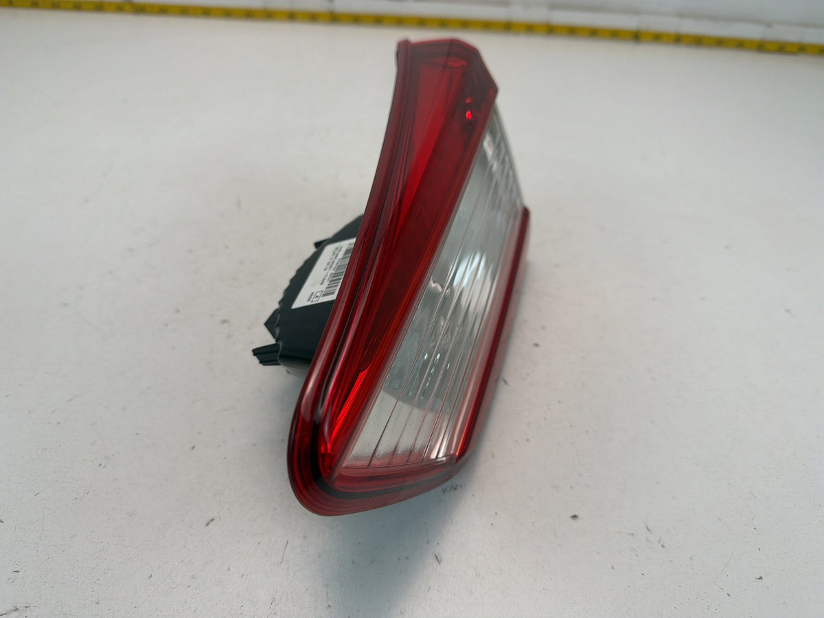 2017-2019 Subaru Impreza Right Passenger Side Inner Tail Light 84251-FL04B OEM