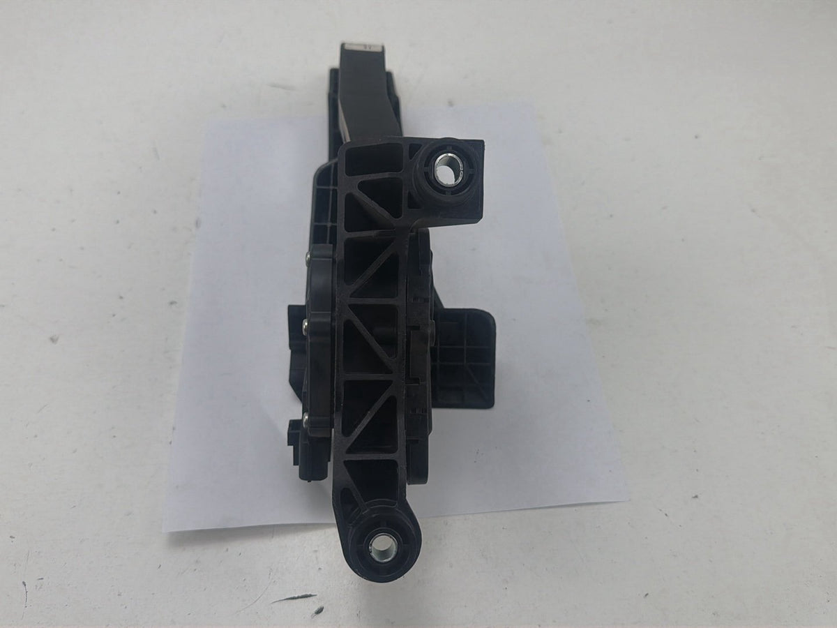 2014-2016 Kia Cadenza Accelerator Gas Pedal 32726-3R300 OEM