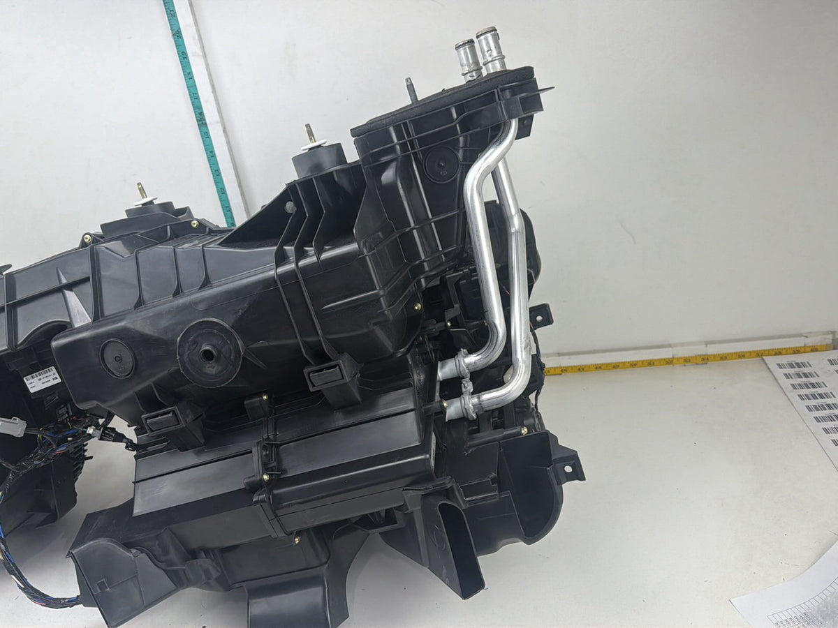 2014-2017 Maserati Ghibli M157 Front HVAC Heater Blower Motor Housing Box OEM