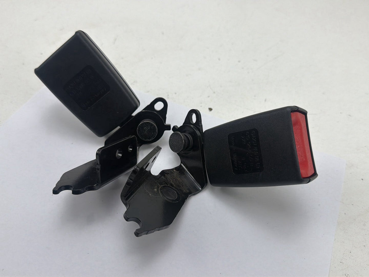 2012-2015 Mercedes-Benz C250 Rear Left & Right Seat Belt Buckle A2078600769 OEM
