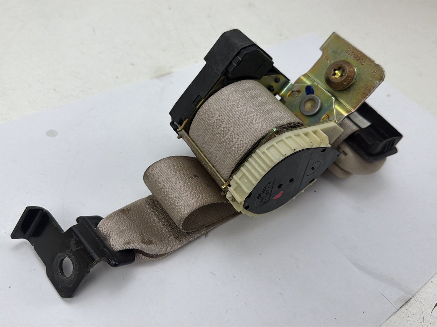 2003-2006 Lincoln Navigator 3rd Row Rear Left Side Seat Belt Retractor Tan OEM