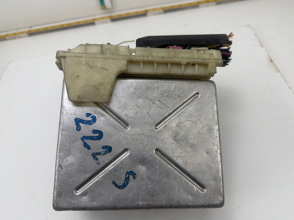 2000-2001 Volvo S80 Engine Computer Control Module Unit ECU 09470738B OEM