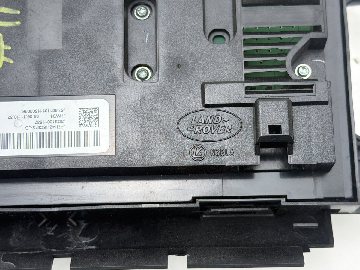 2010-2012 Land Rover Range Rover L322 Rear Center Climate Control Switch OEM