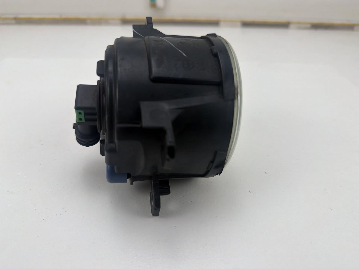2015-2017 Fiat 500 - Front Left Driver Fog Light 89211690 OEM