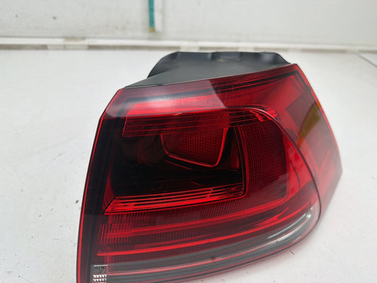 2015-2017 Volkswagen Golf Rear Right Passenger Quarter Outer Tail Light Lamp Oem