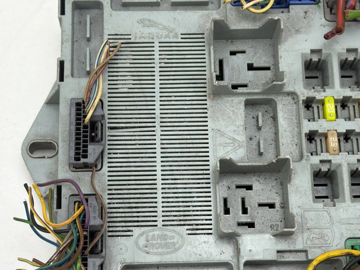 2013-2015 Jaguar XF Trunk Fuse Box Body Control Module DX23-14D628-AH OEM