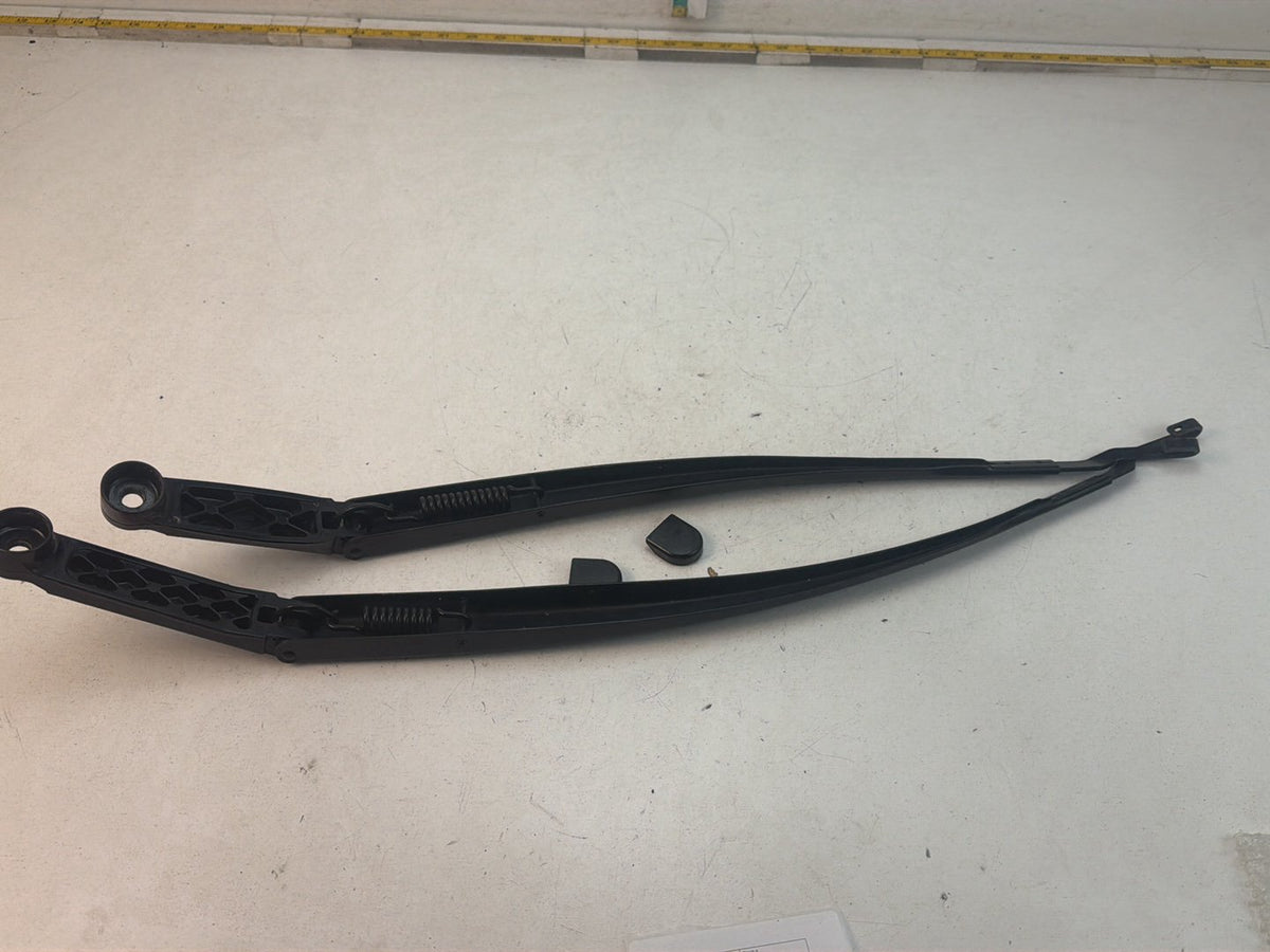 2015-2020 Toyota Sienna L30 Front Left/Right Windshield Wiper Arm Pair OEM