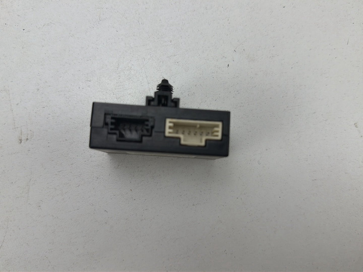 2010-2012 Mercedes-Benz E-Class Rear View Backup Camera Control Module OEM