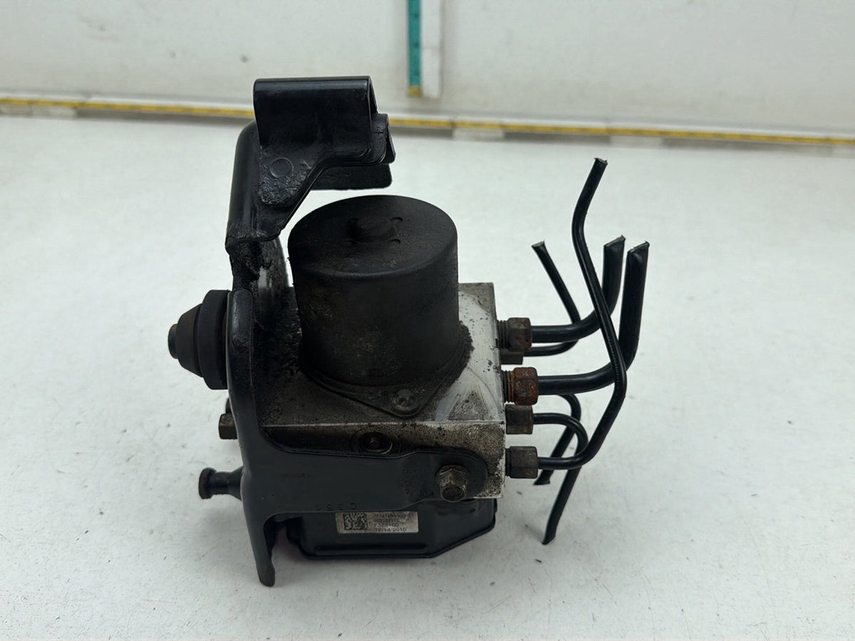 2011-2013 Dodge Durango ABS Anti-Lock Brake Pump Control Module Assembly OEM