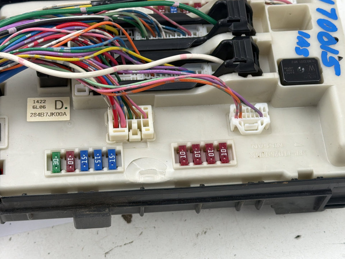 2010-2015 Infiniti G37 Q50 Q60 Fuse Box Relay Module 284B9-JK000 OEM