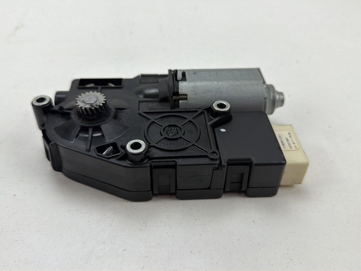 2007-2013 Mercedes-Benz S-Class W221 Sun Roof Motor A2219066000 OEM