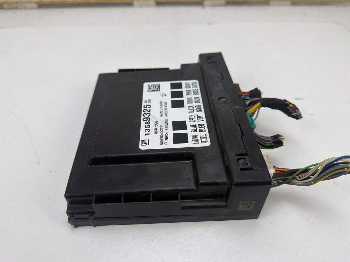 2013-2016 Chevrolet Cruze Body Control Module BCM 13589325 OEM