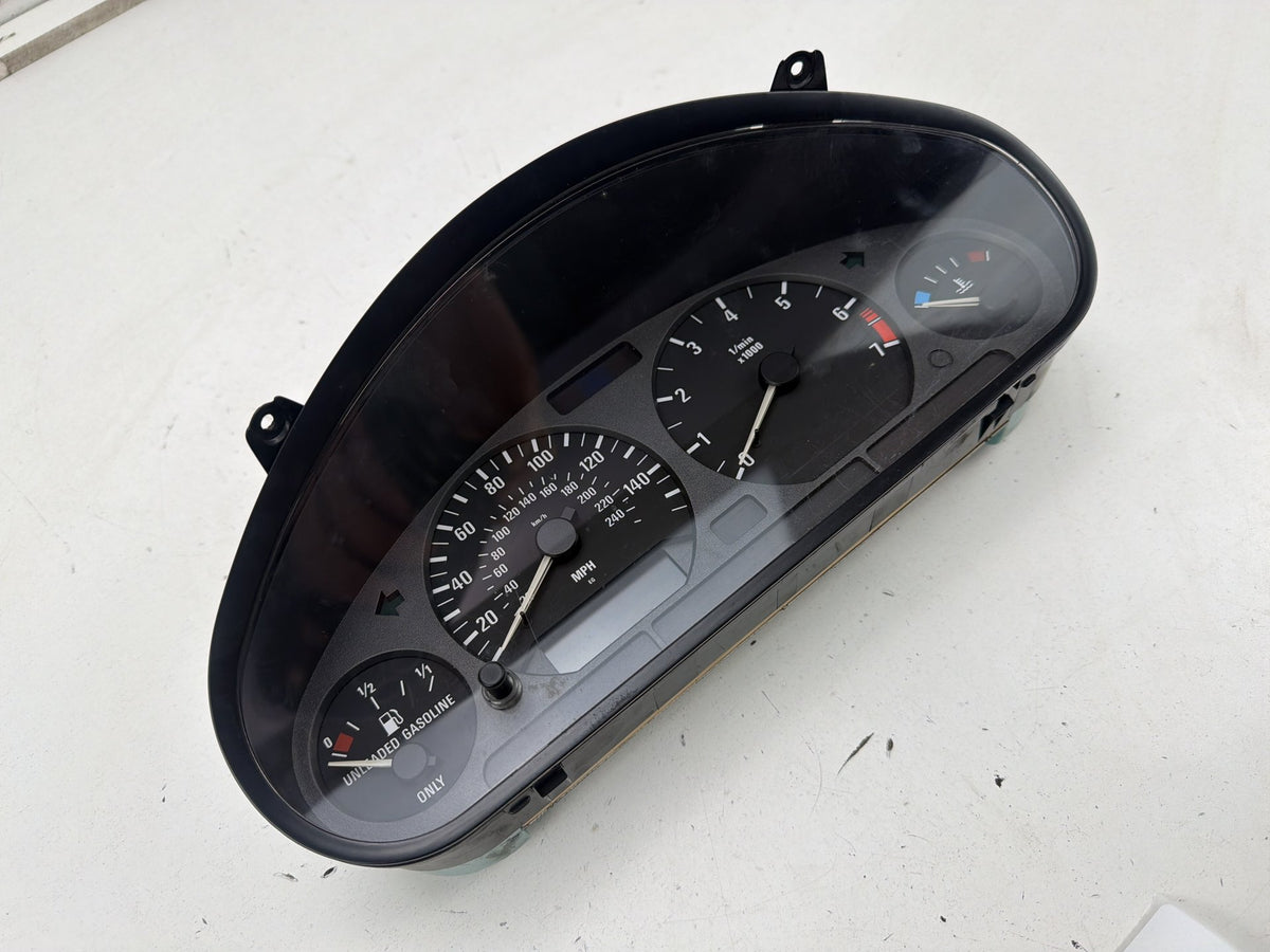 1996-1999 BMW 318ti Speedometer Instrument Gauge Cluster 62.11-8 371 562 OEM