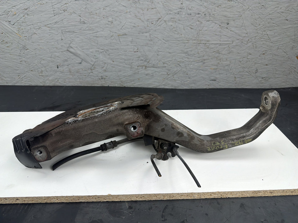 2014-2020 Maserati Quattroporte Front Front Left Side Steering Knuckle OEM