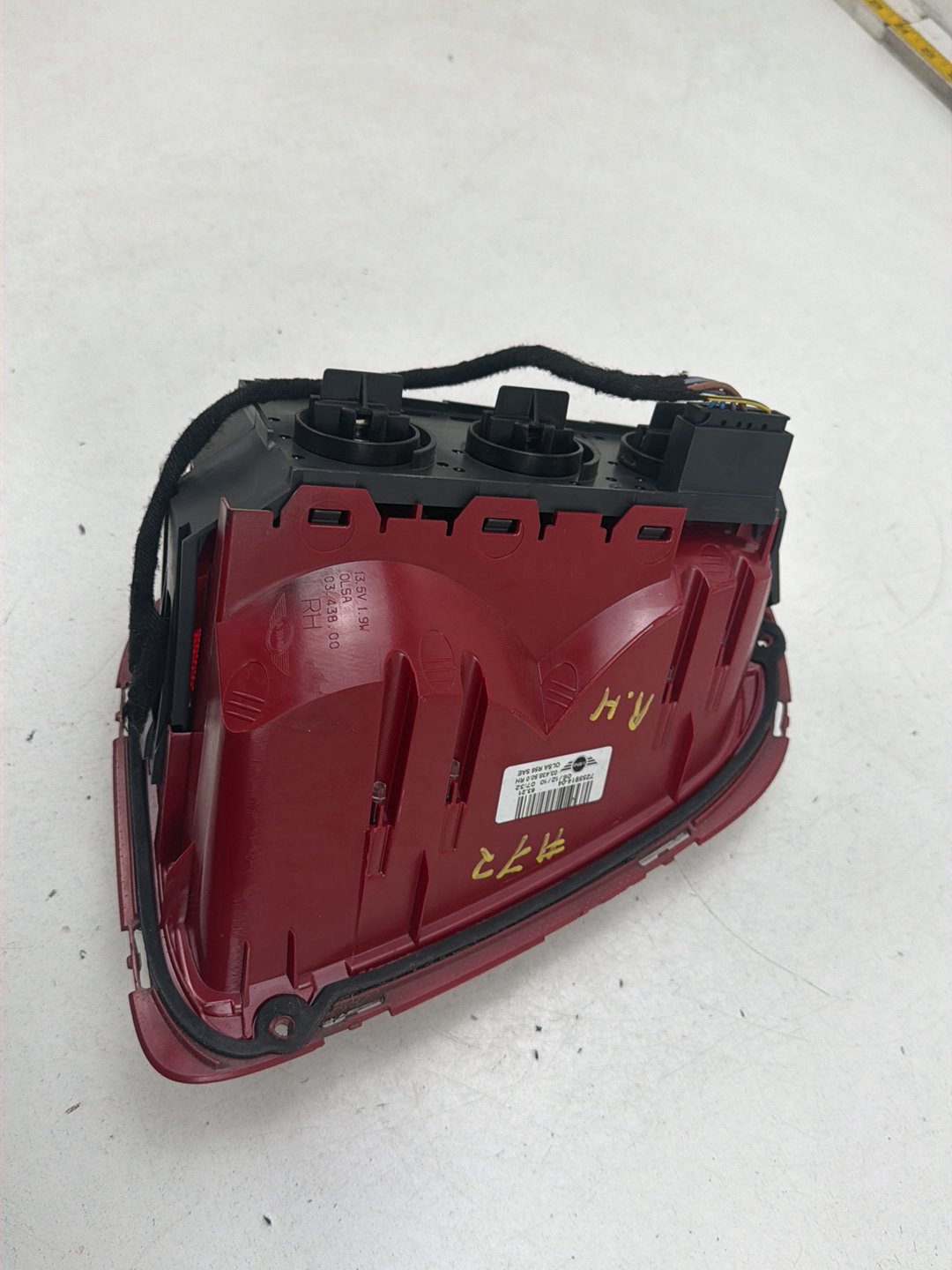 2007-2011 Mini Cooper S R56 Rear Right Passenger Side Tail Light 7255914-04 OEM