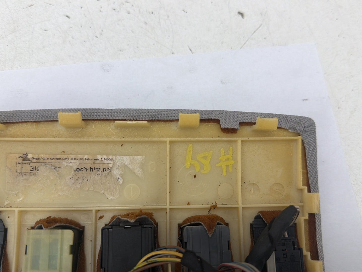 2008-2010 BMW 528i E60 Overhead Console Sunroof Control Switch Panel 7125072 OEM