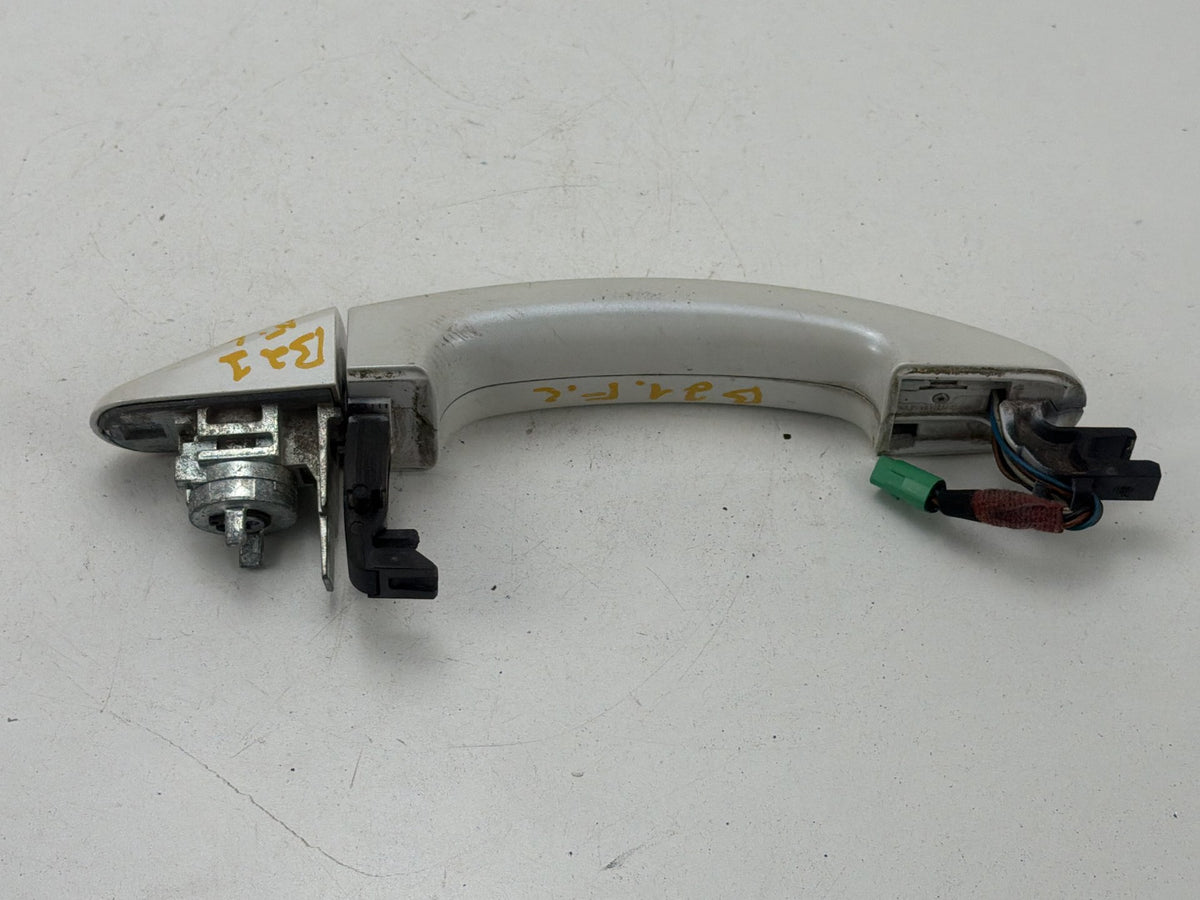 2013-2019 Ford Escape Left Front Exterior Door Handle AM51-U22404 OEM