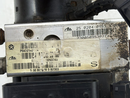 2003-2005 Chrysler Town & Country ABS Anti-Lock Brake Pump Module 04686702AE OEM