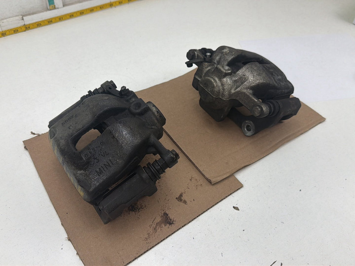 2007-2011 Mini Cooper Front Right Left Brake Calipers Set 3526/A 3525/A OEM