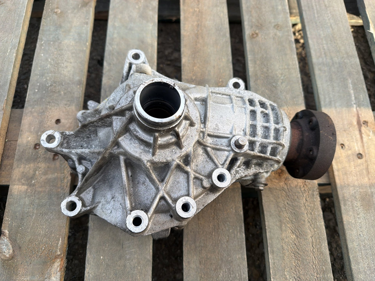2014-2017 Maserati Quattroporte VI M156 3L 123K Front Differential Carrier OEM