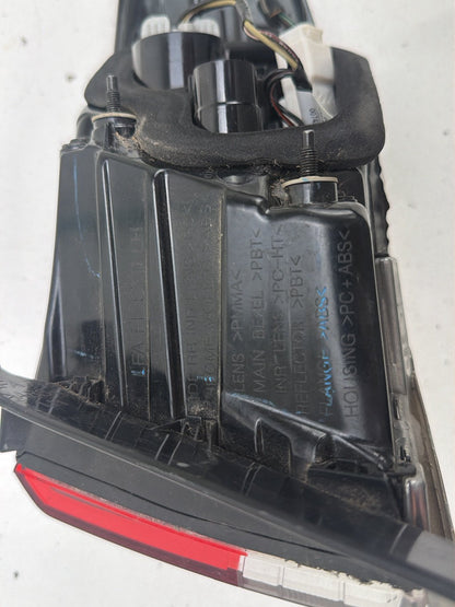 2018-2019 Hyundai Sonata Left Side Outer Quarter Panel Halogen Tail Light OEM